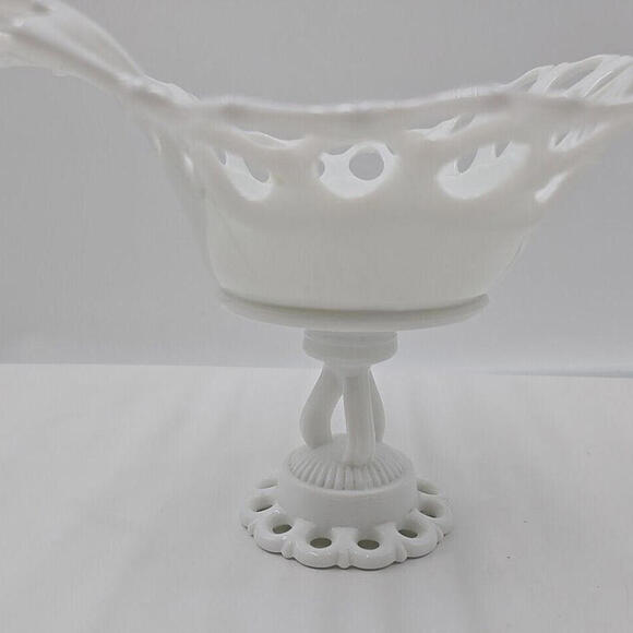 Westmoreland Doric‎ Lattice Milk Elegant Scalloped Pierced Banana Glass Stand - Picture 3 of 16